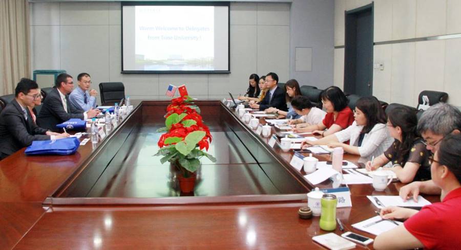 http://wsb.tcu.edu.cn/__local/C/FC/8E/BF59DC5753889D1A38AFE814794_1ED9FD2E_133C3.jpg?e=.jpg